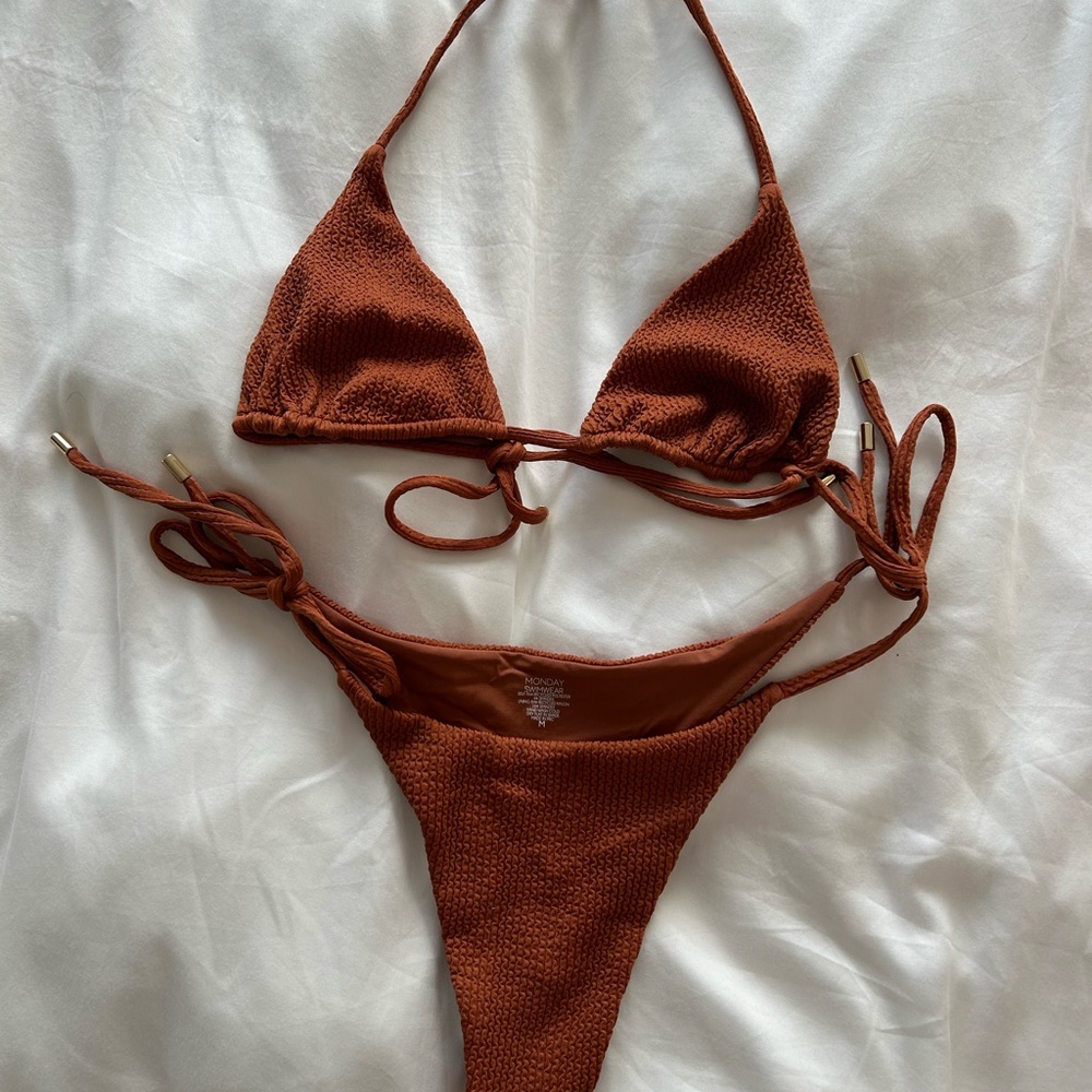 Monday Swimwear Palma Bikini-Clay Crinkle Color